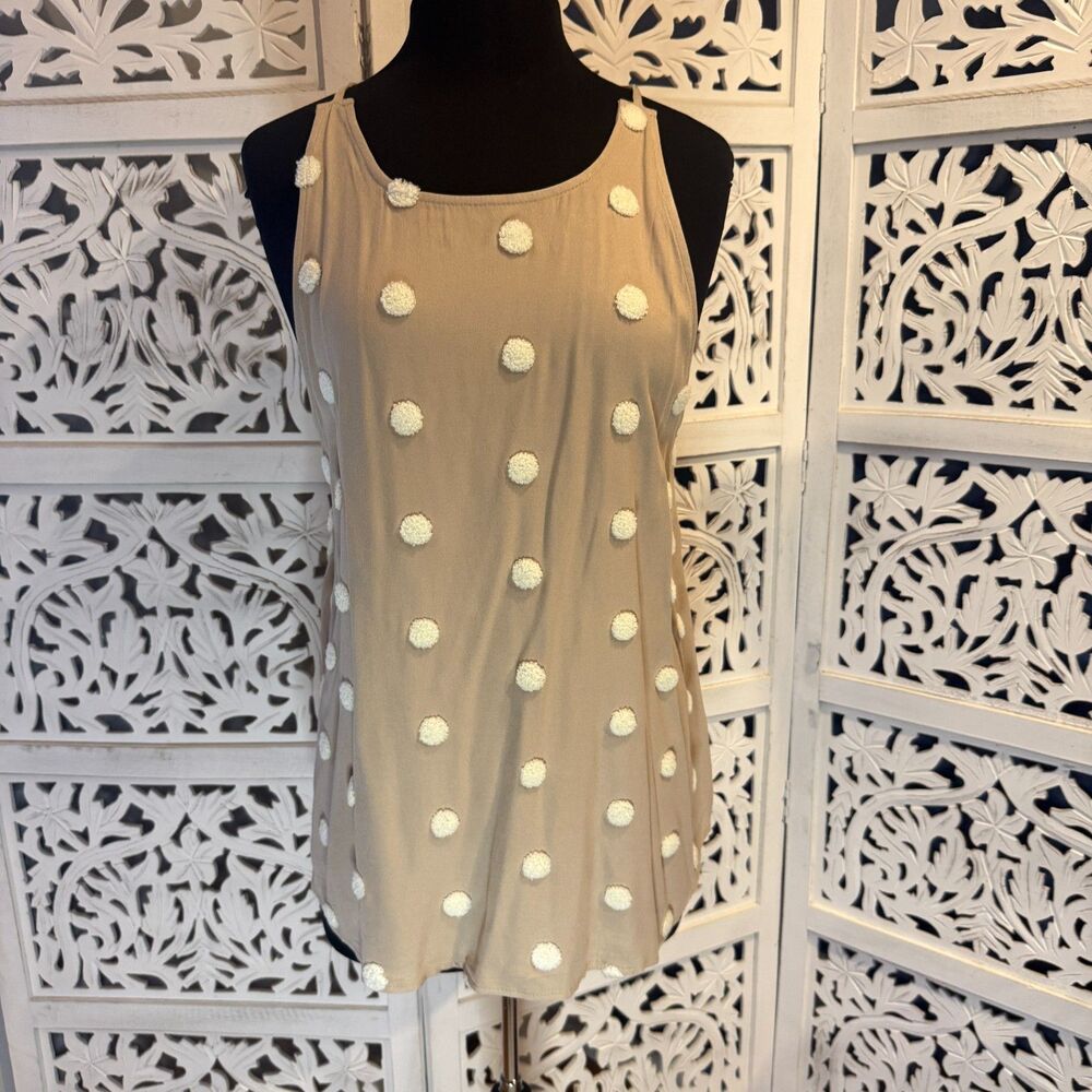 NWT Tank top Tan with White dots (3d) blu pepper size Large